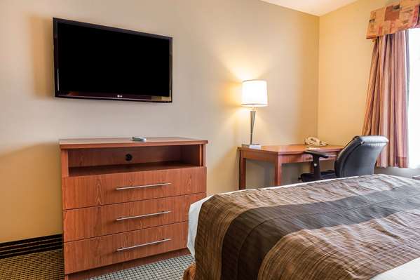  - Quality Inn & Suites Hawkesbury