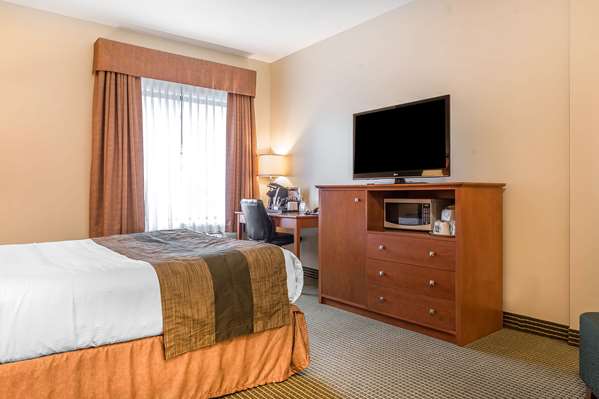  - Quality Inn & Suites Hawkesbury