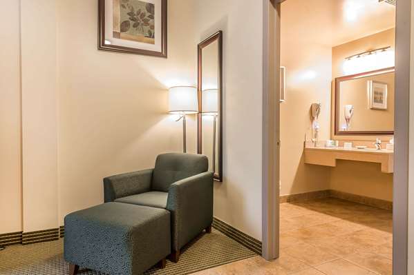  - Quality Inn & Suites Hawkesbury