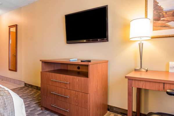  - Quality Inn & Suites Hawkesbury