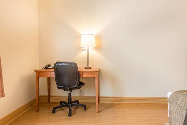  - Quality Inn & Suites Hawkesbury