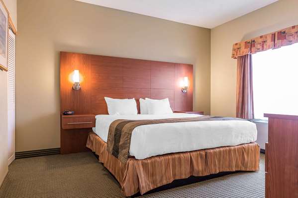 Suite - Quality Inn & Suites Hawkesbury