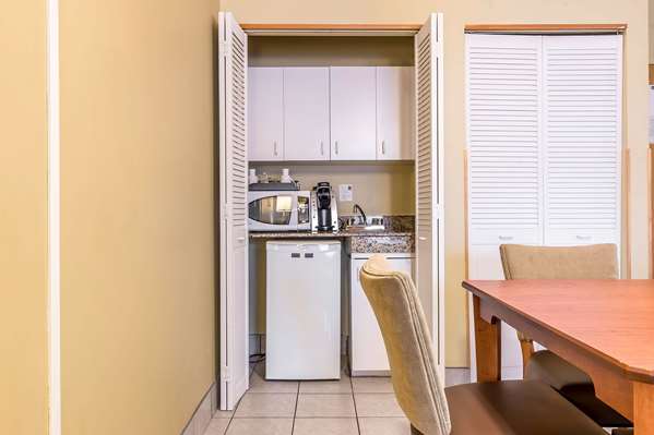 Suite - Quality Inn & Suites Hawkesbury