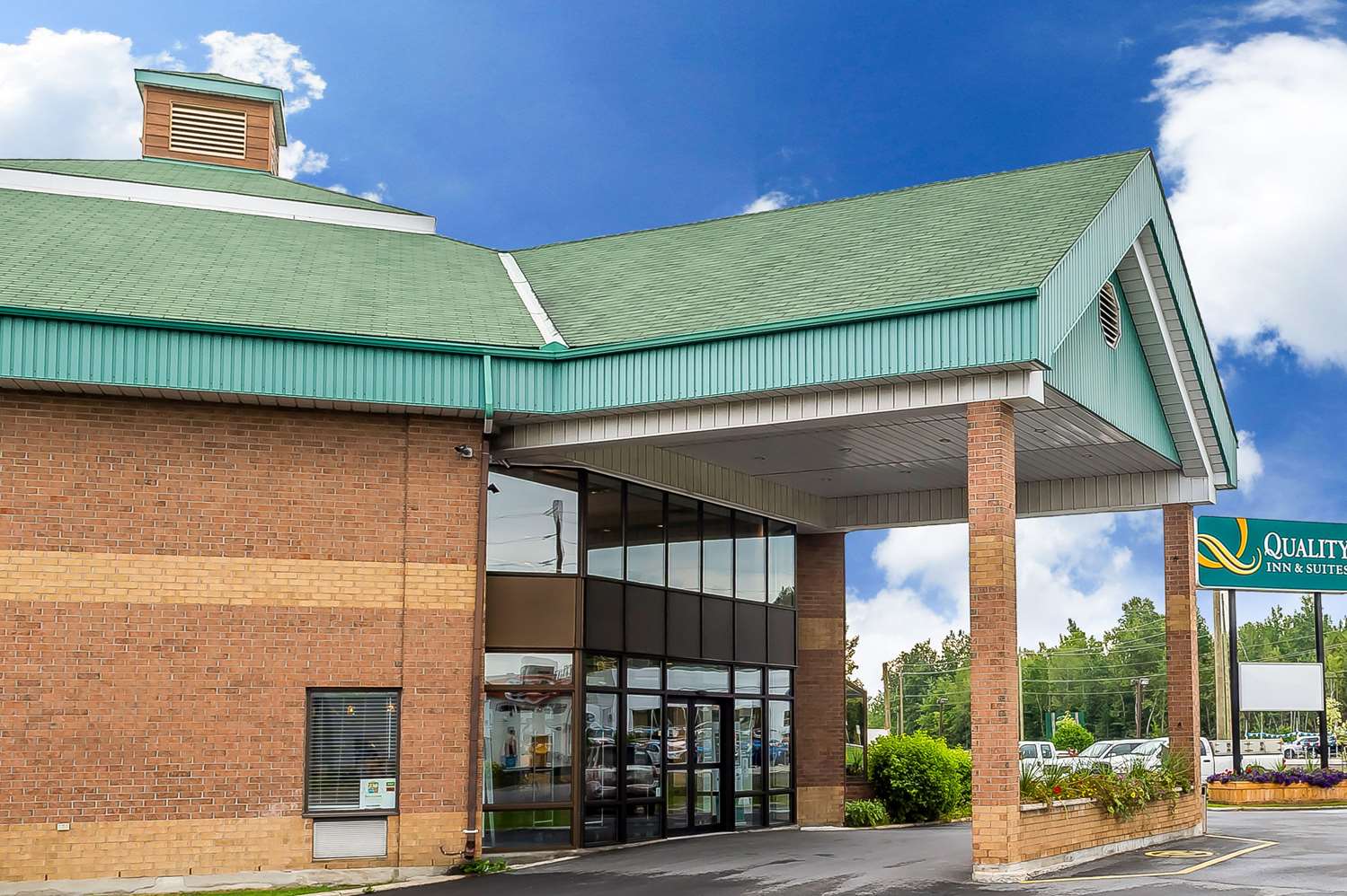 Quality Inn & Suites Hawkesbury, ON See Discounts