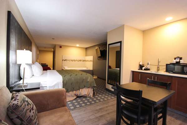 Suite - Quality Inn Bracebridge