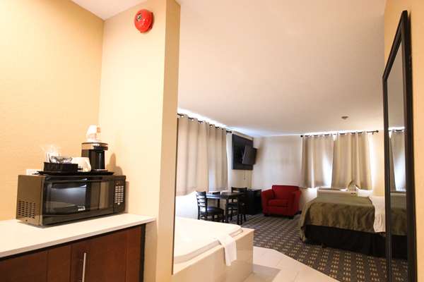 Suite - Quality Inn Bracebridge