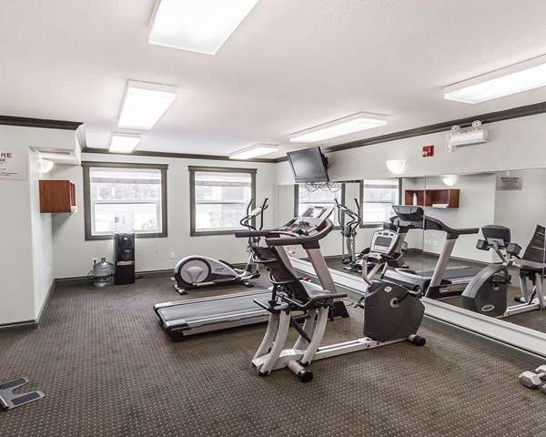 Fitness/ Exercise Room - Quality Inn & Suites Hinton