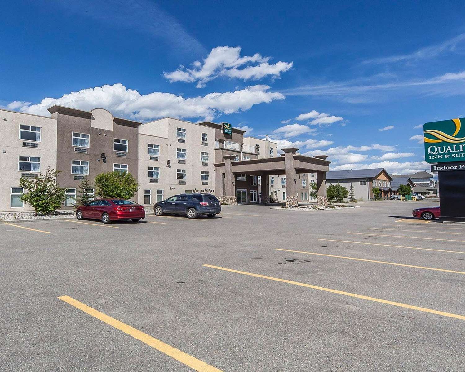 Quality Inn & Suites Hinton, AB See Discounts