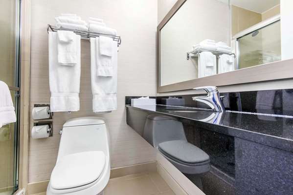  - Comfort Inn & Suites Collingwood