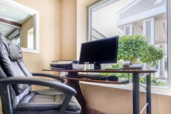 Conference Area - Comfort Inn & Suites Collingwood