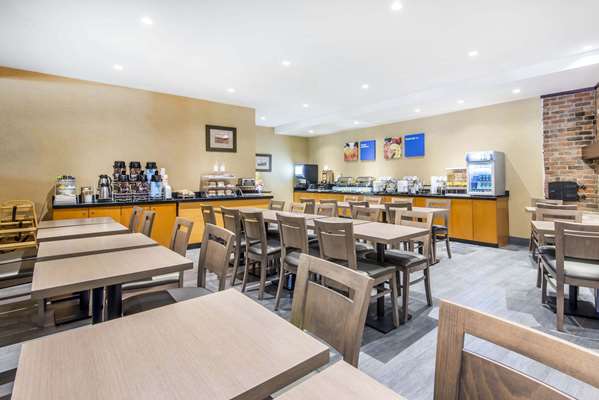 Amenities - Comfort Inn & Suites Collingwood