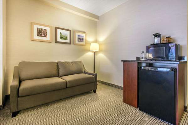 - Comfort Inn & Suites Collingwood