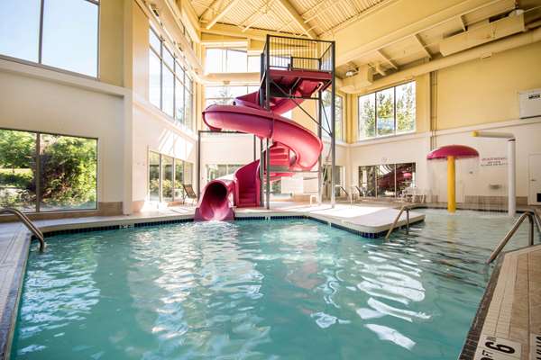 Pool - Comfort Inn & Suites Langley