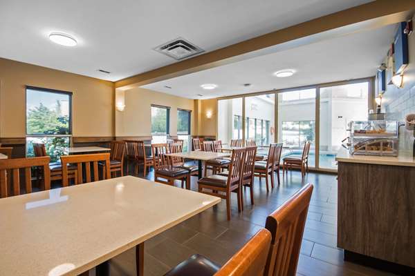 Amenities - Comfort Inn & Suites Langley
