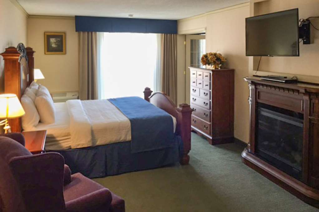 QUALITY INN OWEN SOUND-guestroom-Guest Room,Suite,On-Site.jpg
