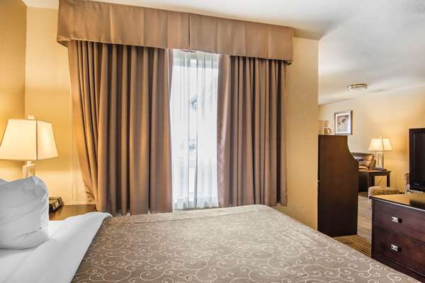 Suite - Quality Inn & Suites Yorkton