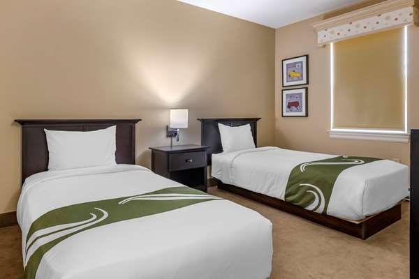 Suite - Quality Inn & Suites Amsterdam Quispamsis