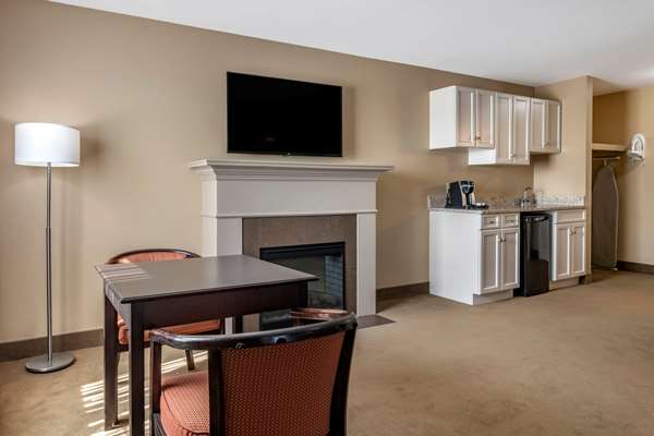 Suite - Quality Inn & Suites Amsterdam Quispamsis