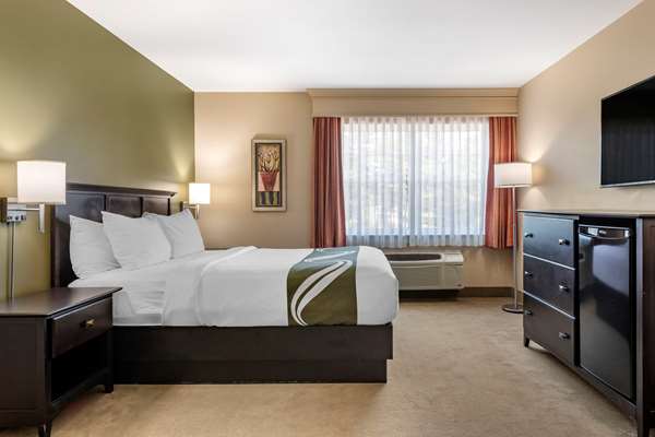 Suite - Quality Inn & Suites Amsterdam Quispamsis