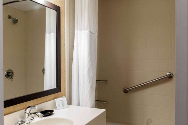  - Quality Hotel & Suites Gander