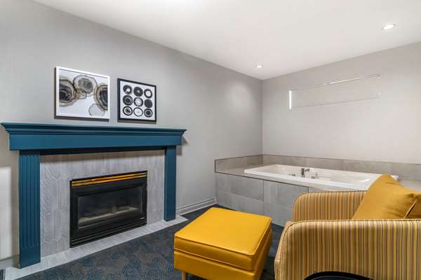  - Clarion Hotel & Conference Centre Abbotsford