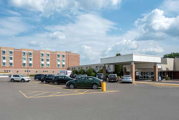 Exterior view - Clarion Hotel & Suites Brandon