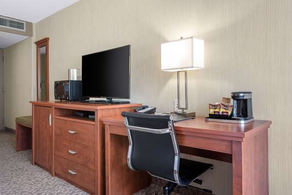  - Clarion Hotel & Suites Brandon