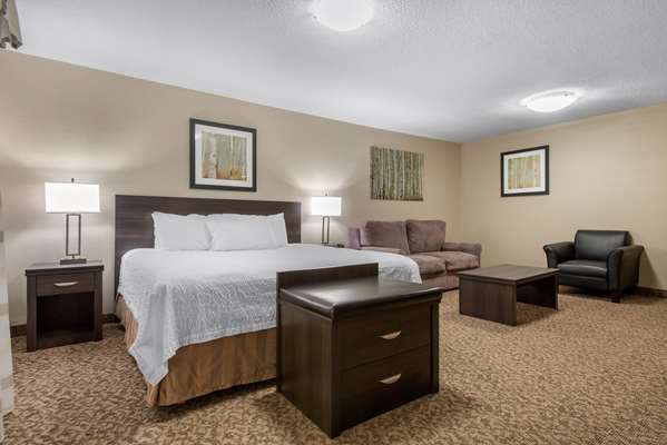 Suite - Clarion Hotel & Suites Brandon