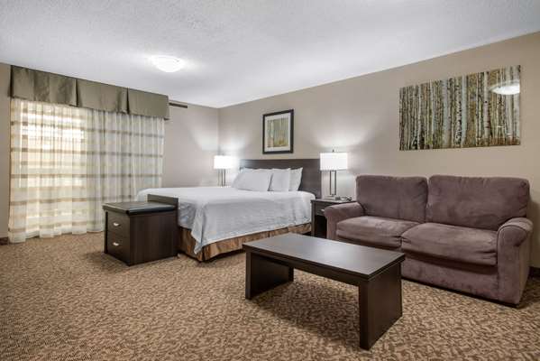 Suite - Clarion Hotel & Suites Brandon