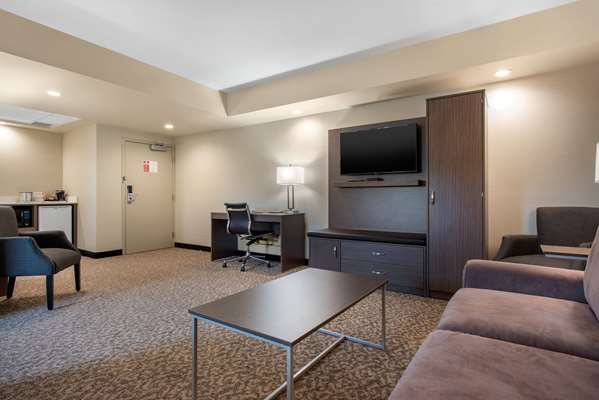 Suite - Clarion Hotel & Suites Brandon