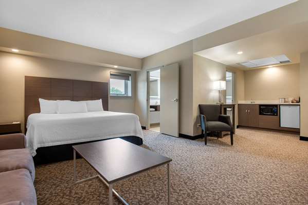 Suite - Clarion Hotel & Suites Brandon