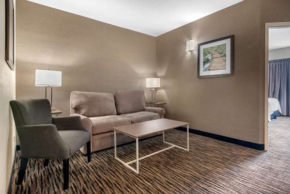 Suite - Clarion Hotel & Suites Brandon