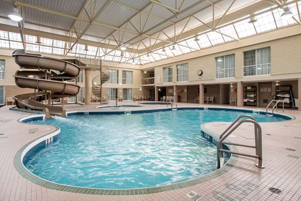 Pool - Clarion Hotel & Suites Brandon