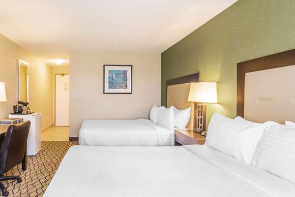 Suite - Clarion Hotel & Conference Centre Sherwood Park