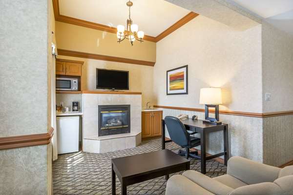 Suite - Clarion Hotel & Conference Centre Sherwood Park