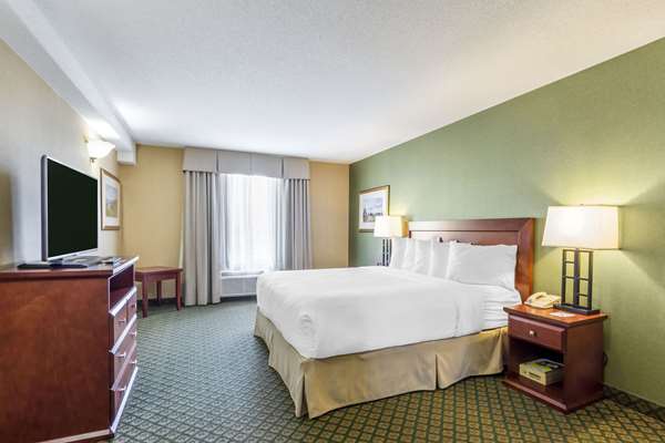 Suite - Clarion Hotel & Conference Centre Sherwood Park