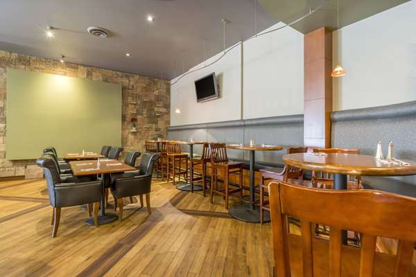 Restaurant - Clarion Hotel & Conference Centre Sherwood Park