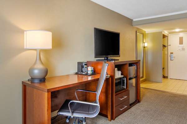  - Comfort Inn Central Denver - I-25, Exit 215