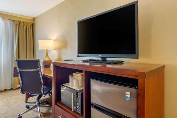  - Comfort Inn Central Denver - I-25, Exit 215