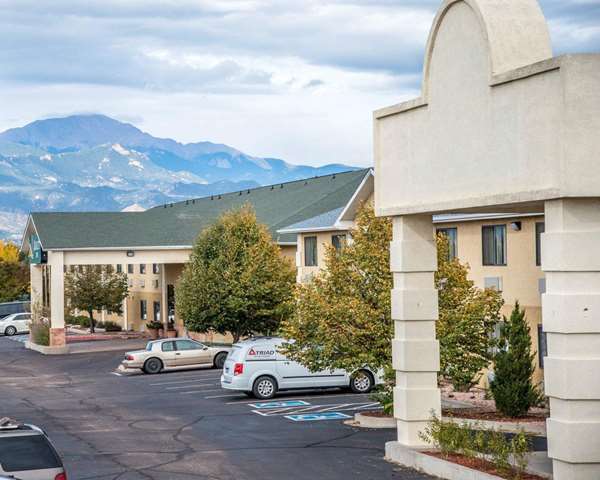 Exterior view - Quality Inn Airport Colorado Springs