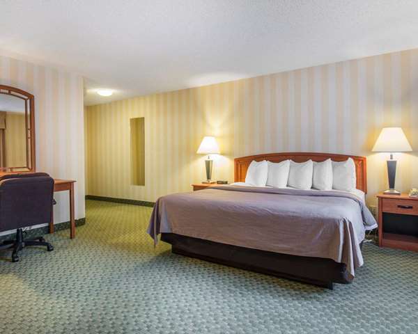 Suite - Quality Inn Airport Colorado Springs