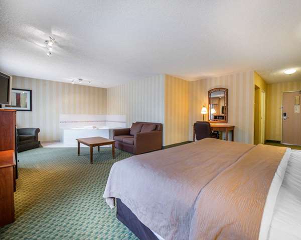 Suite - Quality Inn Airport Colorado Springs