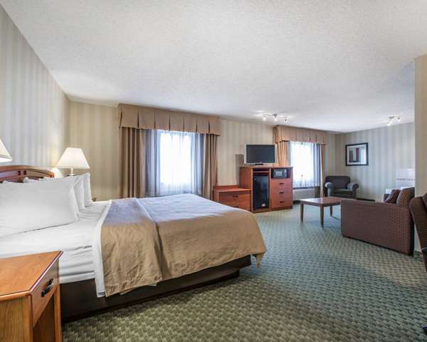 Suite - Quality Inn Airport Colorado Springs
