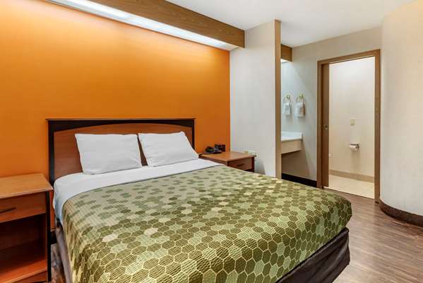  - Econo Lodge North Academy Colorado Springs - I-25, Exit 150