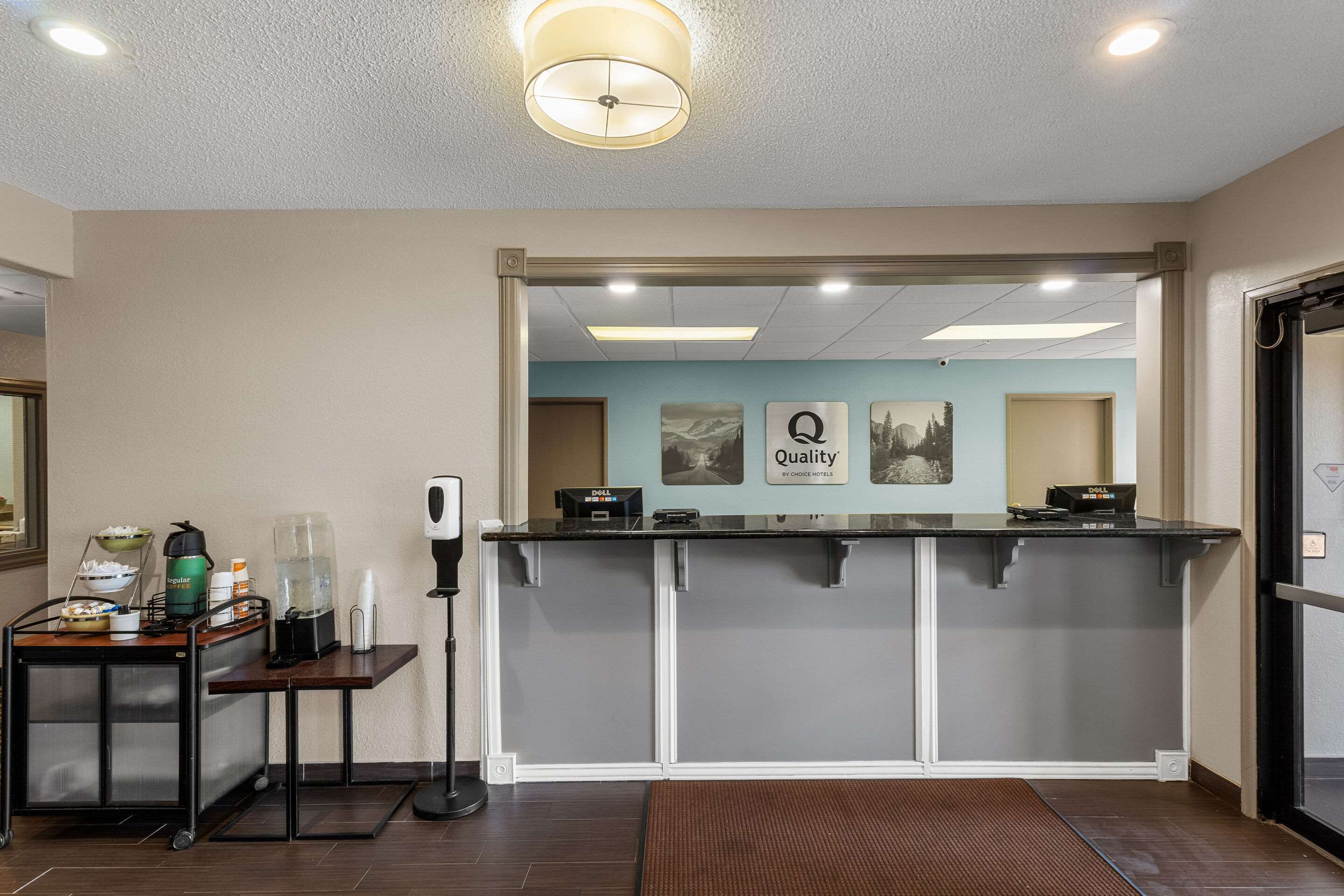 Front desk | Quality Inn
