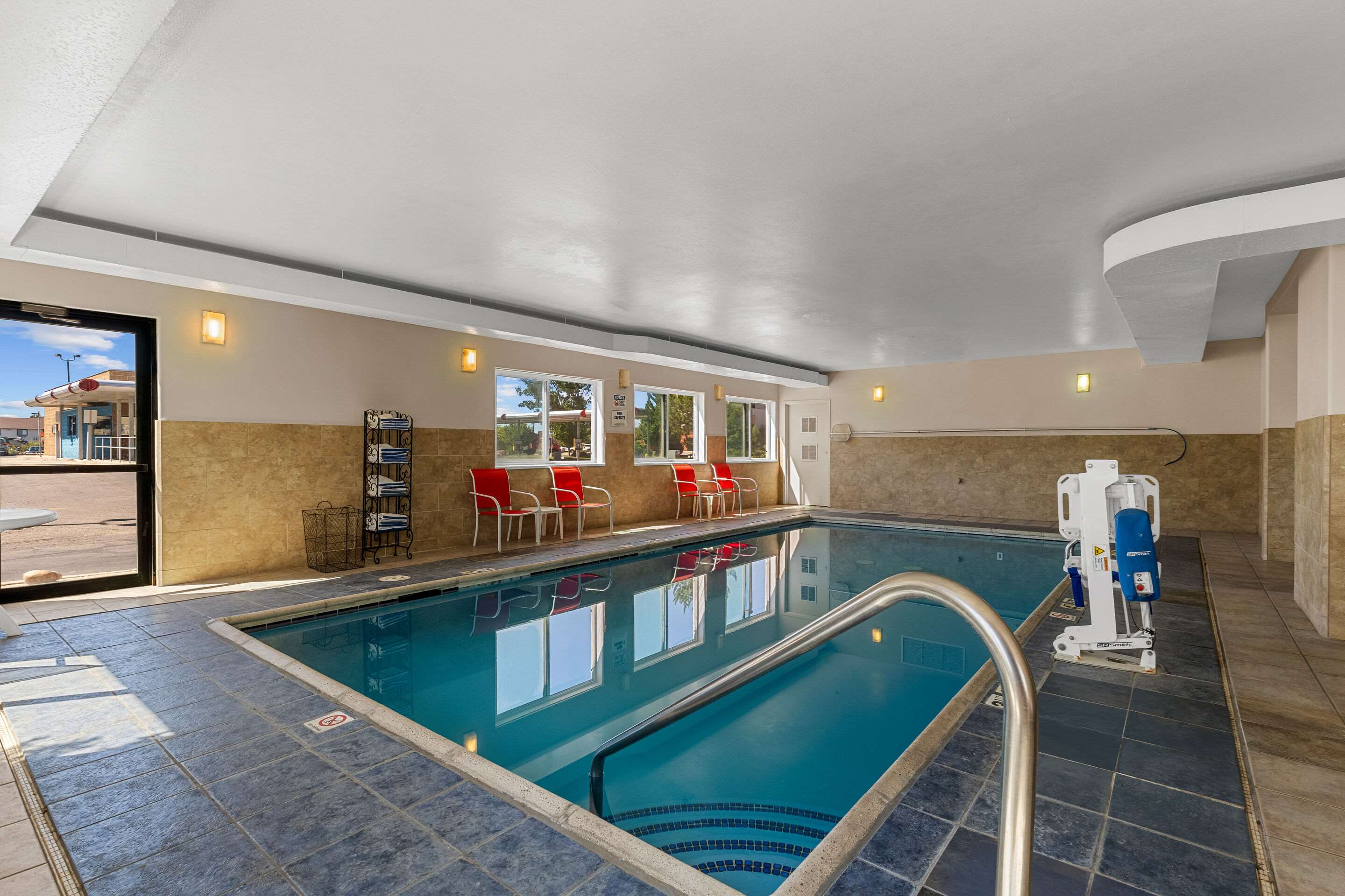 Indoor pool | Quality Inn