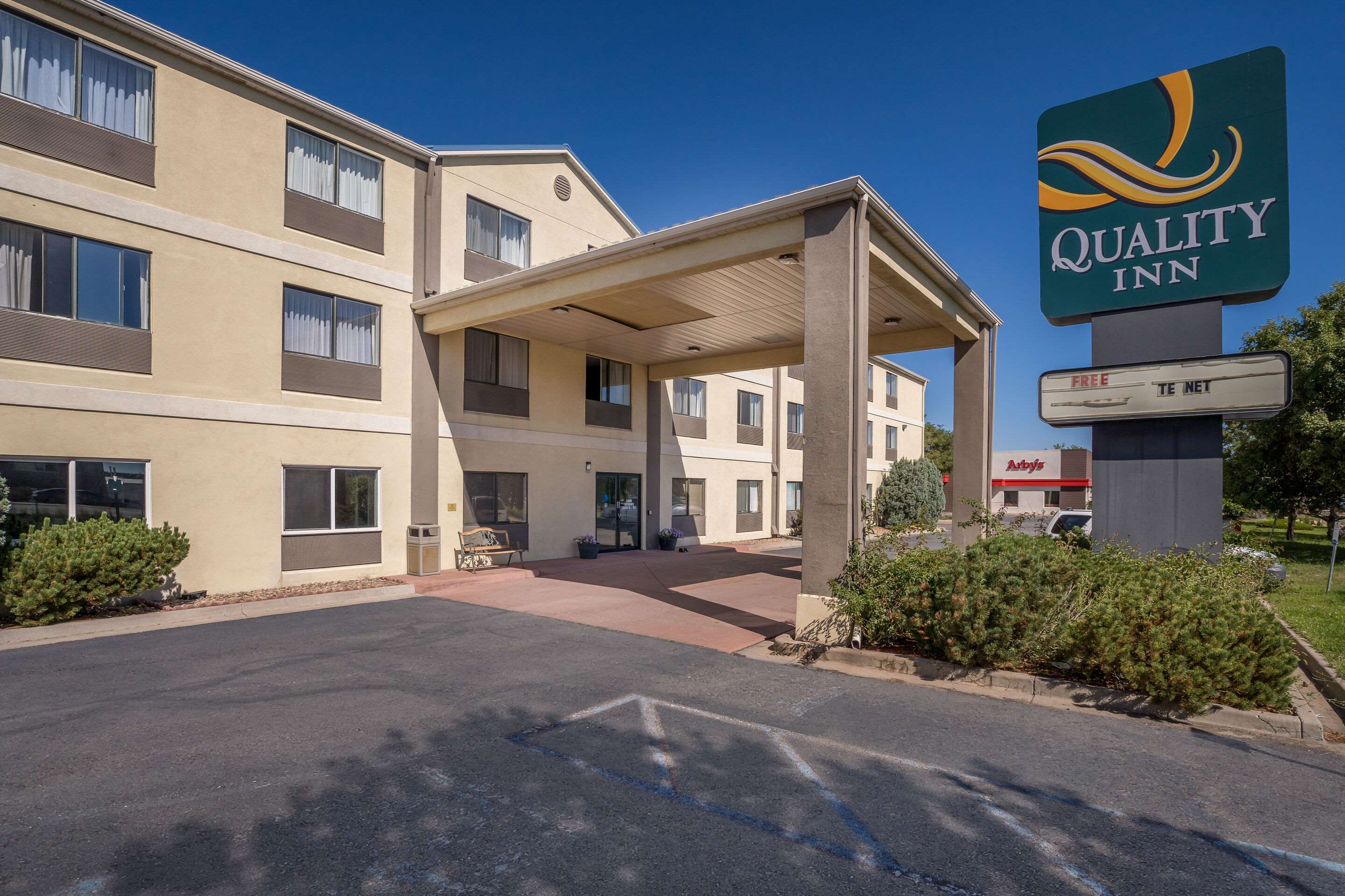 Hotel exterior | Quality Inn