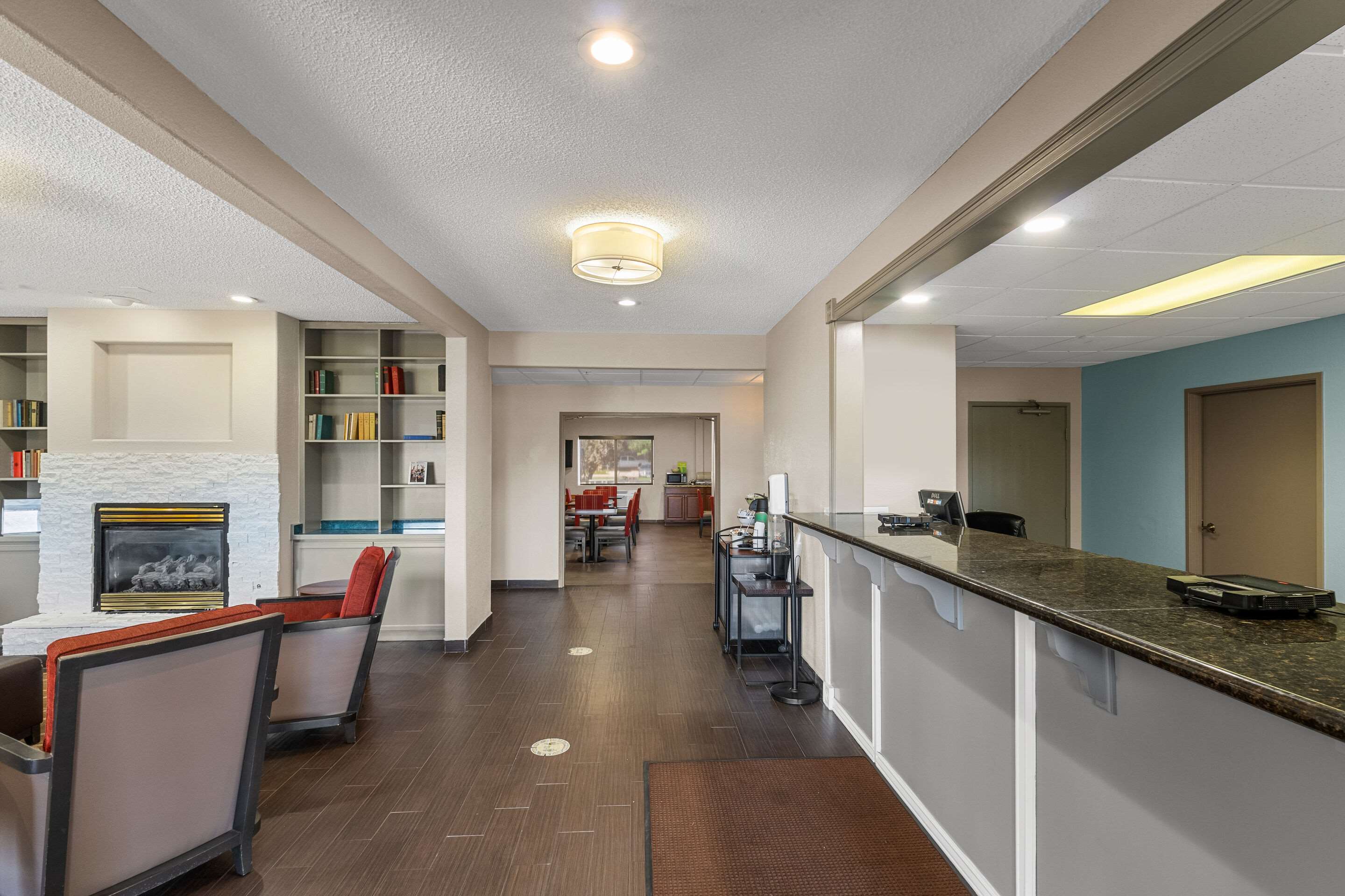 Hotel lobby | Quality Inn