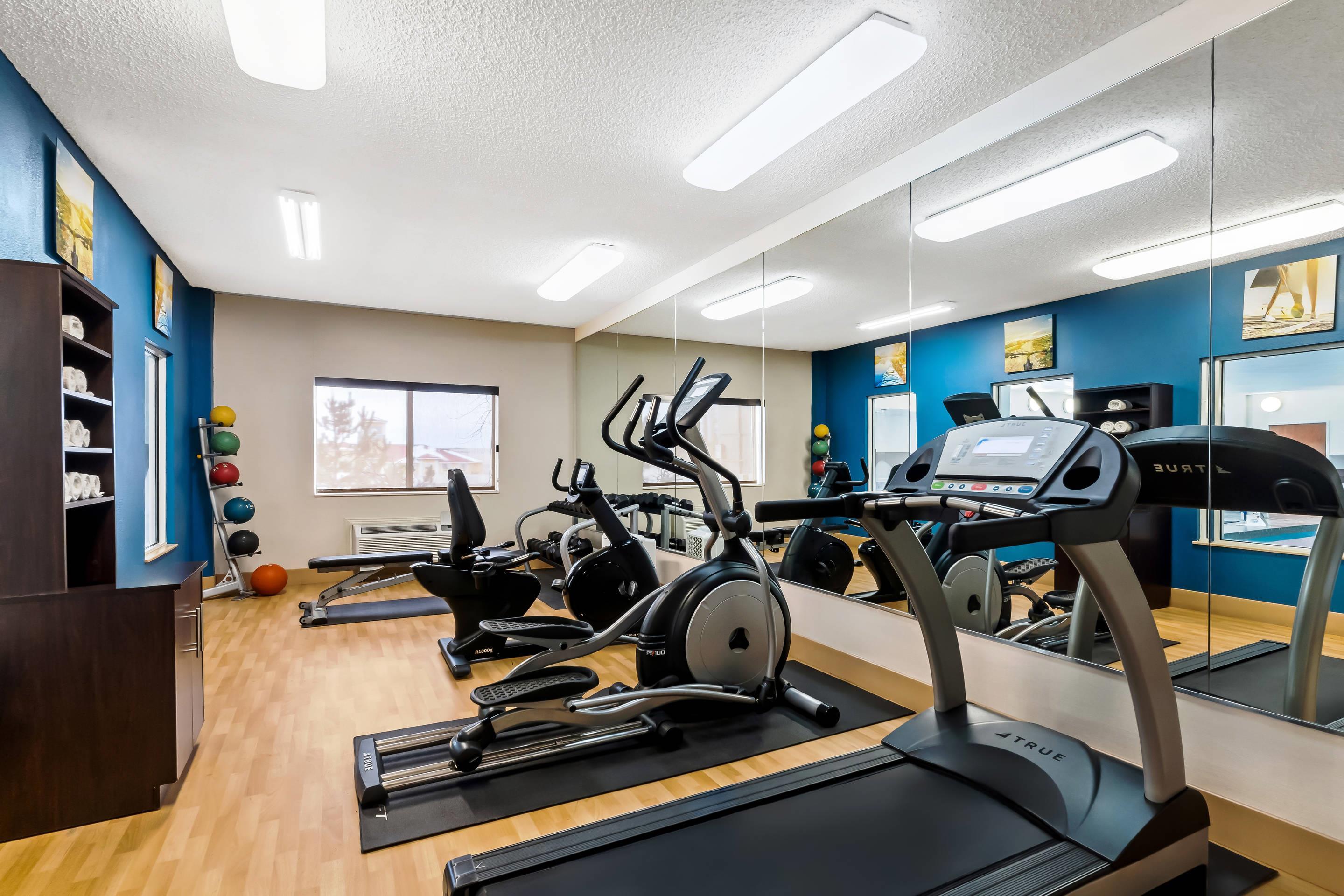 Exercise room | Comfort Suites Denver Tech Center/Englewood