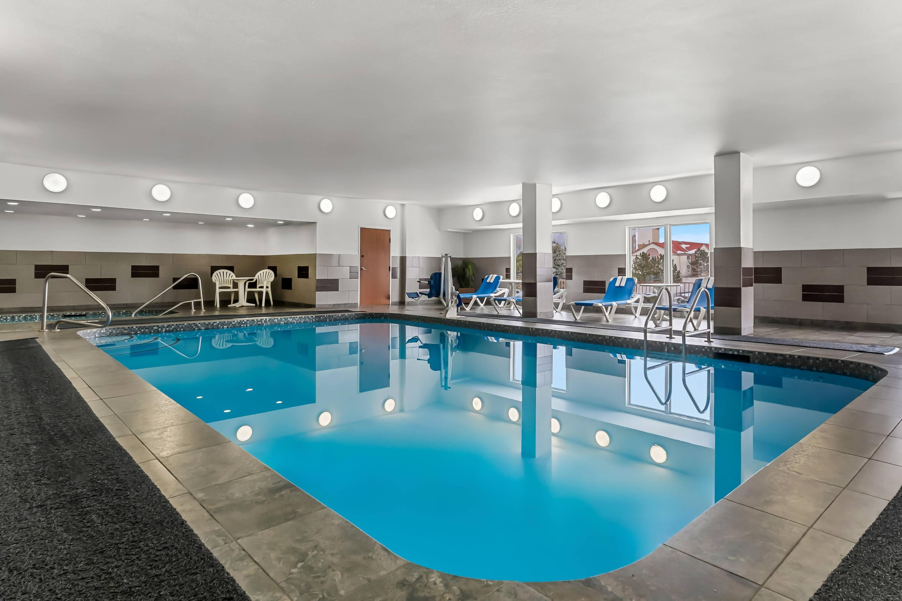 Indoor pool | Comfort Suites Denver Tech Center/Englewood